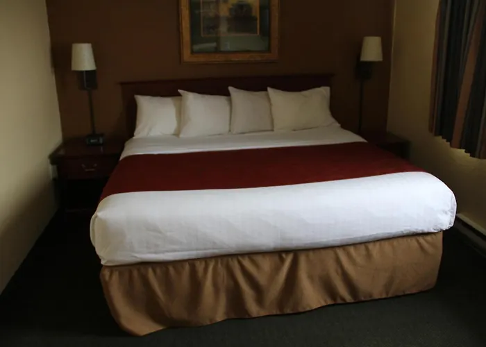 Americinn By Wyndham West Bend